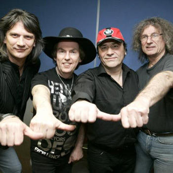 Slade приедут через полгода и без Bonfire