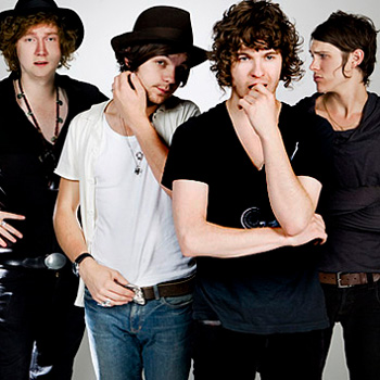 Kooks записали «чистый полет творчества» в стиле ритм-н-блюз