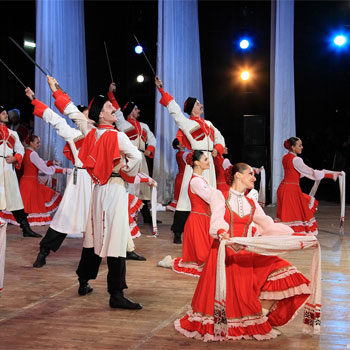 Кубанский казачий хор отложил украинские гастроли