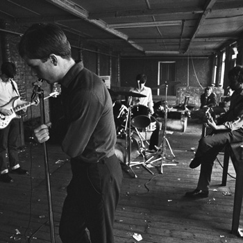 Joy Division перевыпустят дебютную EP ко Дню музыкального магазина