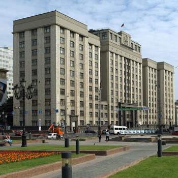 Госдума может приравнять популярных интернет-пользователей к СМИ