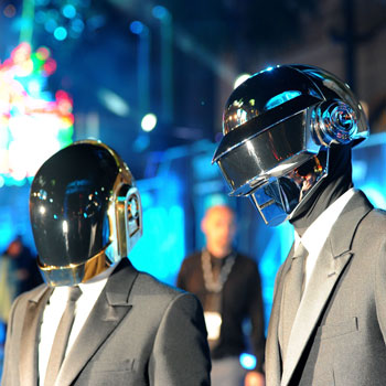 Arcade Fire разыграли зрителей «Коачеллы», выступив с фальшивым Daft Punk