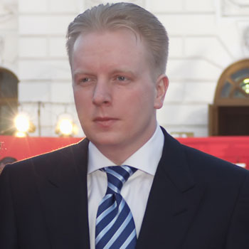 Поздравление генерального директора РАО с 50-летием Фирмы «Мелодия»