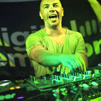 DJ Фонарев продолжил «Connection» новой компиляцией