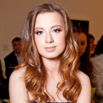Юлия Савичева собралась венчаться