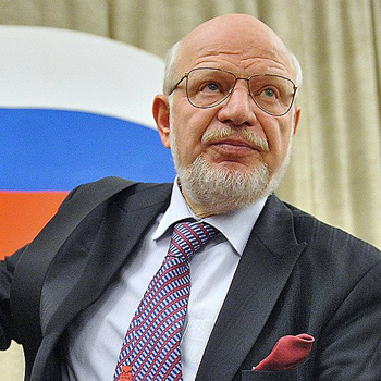 Михаил Федотов предлагает запретить преследовать журналистов за критику