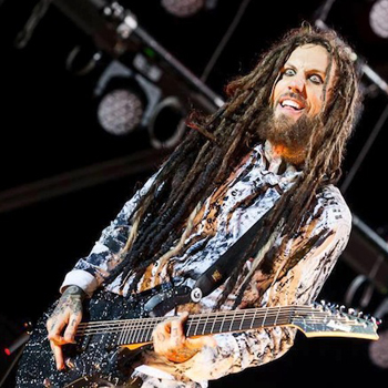 Гитарист группы Korn чувствует себя лучше