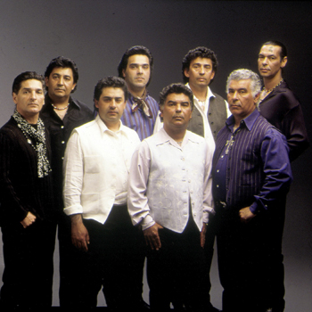 Gipsy Kings обещают сжечь 15 гитар на фестивале Comedy Club в Юрмале
