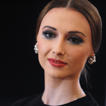 Балерина Светлана Захарова представит «Па-де-де на пальцах и для пальцев» в Равенне