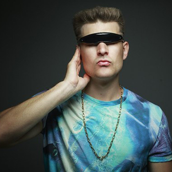 DJ Oguretz нашел себе настоящую женщину (Видео)