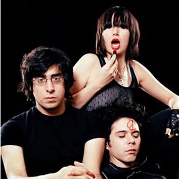 Вокалистка Yeah Yeah Yeahs выпустит дебютный сольник в сентябре