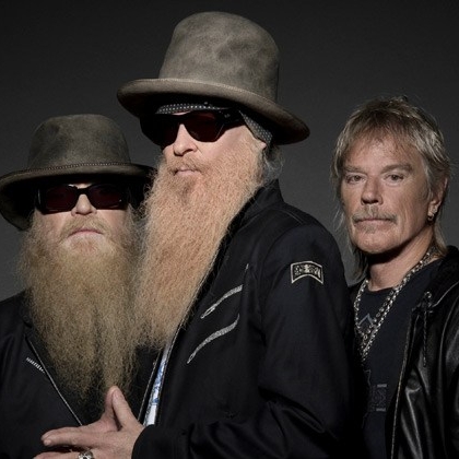 Басист ZZ Top попал под нож хирурга