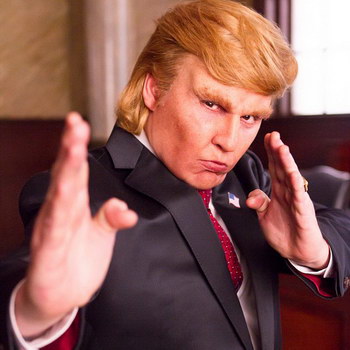 Джонни Депп примерил парик Дональда Трампа