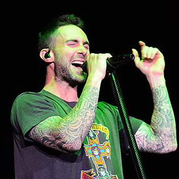 Maroon 5 заставили «Олимпийский» оторваться от мобильных телефонов (Фоторепортаж)