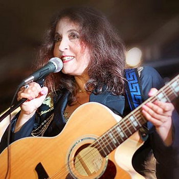 Марина Капуро записала англоязычный альбом с Дэвидом Кортни