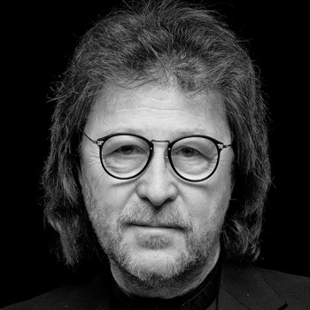 Сегодня: родились Александр Кутиков, Сергей Шнуров и Михаил Шуфутинский (Слушать)