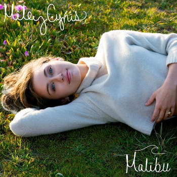 Майли Сайрус призналась в любви в клипе «Malibu» (Видео)