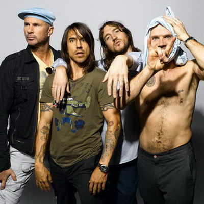 Red Hot Chili Peppers споют для пирамиды Хеопса