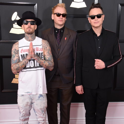 Blink-182 спели песню о ненависти (Видео)