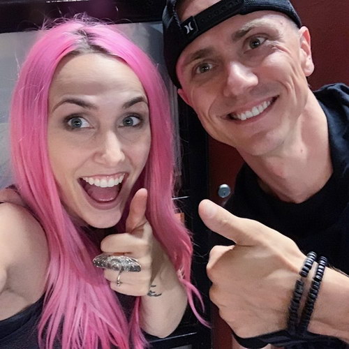 Icon for Hire впервые выступят в Москве и Санкт-Петербурге