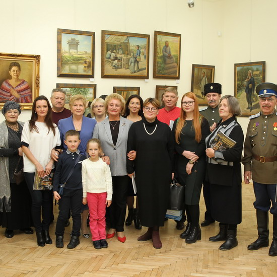 В Екатеринбурге открылась выставка картин Александры Азовцевой