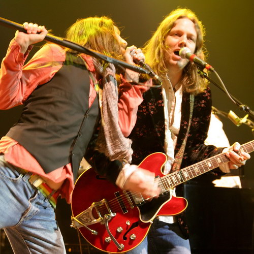 Black Crowes соберутся вместе через шесть лет после распада