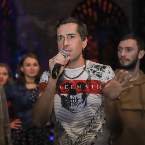 Гарик Харламов и Евгений Кулик станцевали для «Карамбы Мамбы» группы «Ногу свело!» (Видео)