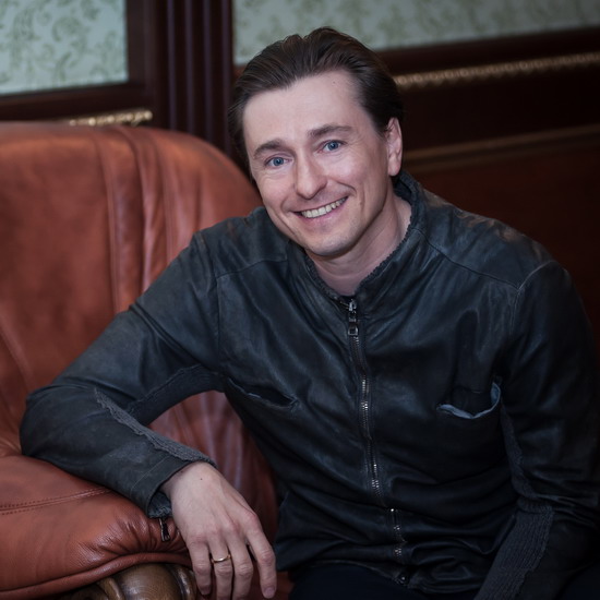 Сергей Безруков станет разведчиком в музыкальном фильме о войне