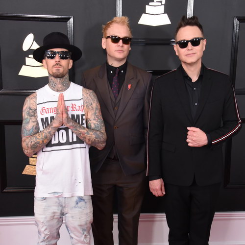 Blink-182 предложили развестись в Рождество и показали новогодние ужасы (Видео)