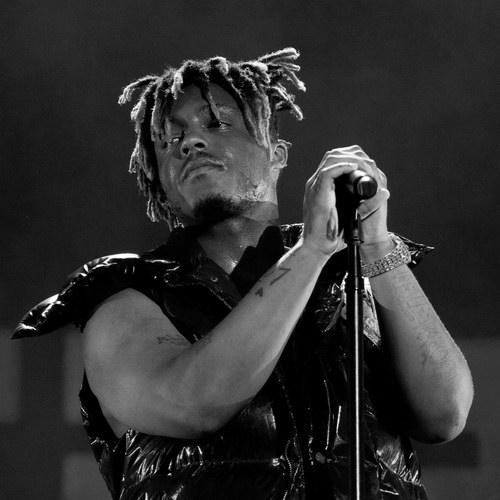 21-летний рэпер Juice Wrld умер в аэропорту