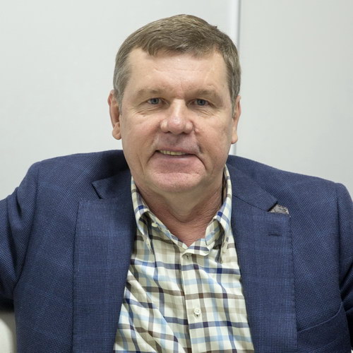 Александр Новиков посвятил песню потомственной ведьме (Слушать)