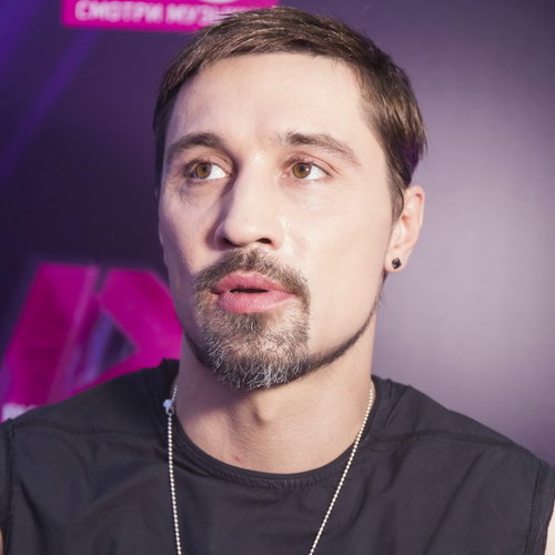 Дима Билан сбежал из больницы, чтобы зауютить дом