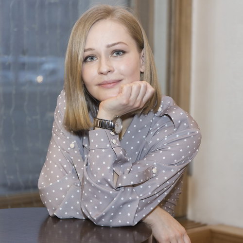 Юлия Пересильд: «У нас с бывшими одноклассниками разный возраст»