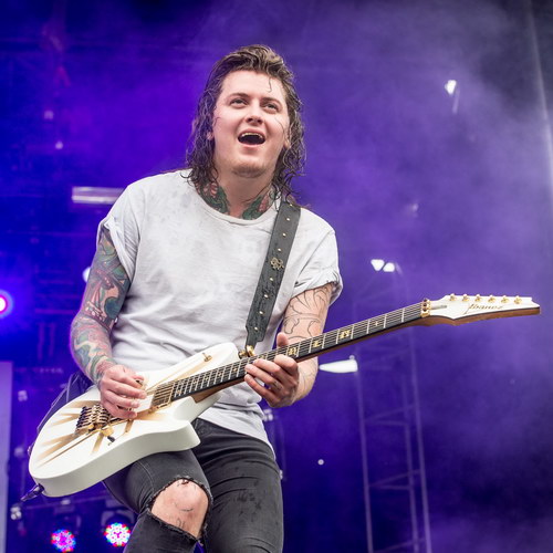 Asking Alexandria перенесли российские концерты с апреля на октябрь (Видео)