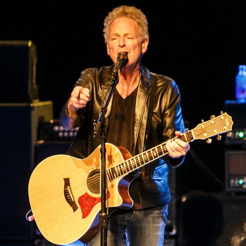 Линдси Бакингем отправится в тур после увольнения из Fleetwood Mac и операции на сердце
