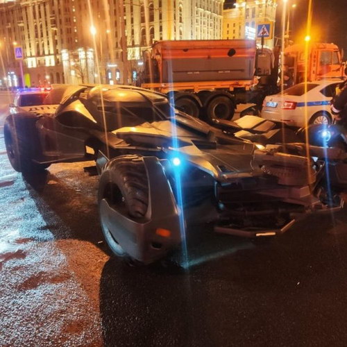 Сотрудники ГИБДД изъяли у москвича «бэтмобиль»