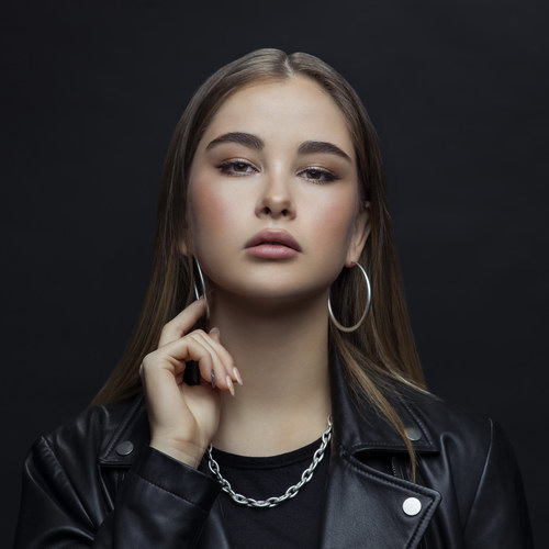 ALEXANDRA готовит первый сольный концерт