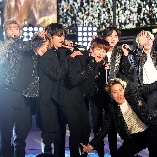BTS приняли свою судьбу и установили новый рекорд (Видео)