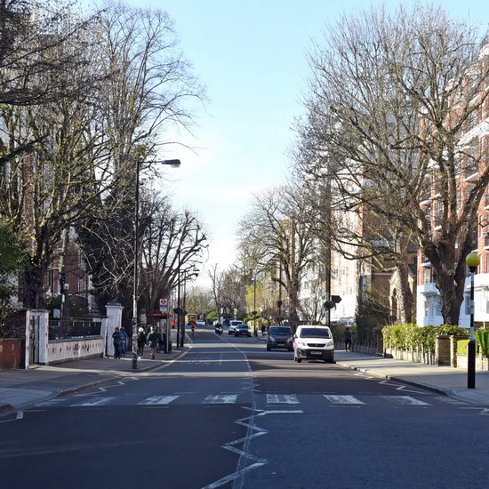 «Зебру» на Abbey Road удалось покрасить благодаря эпидемии