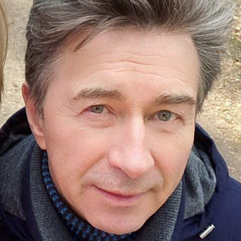 Валерий Сюткин зарабатывает на онлайн-корпоративах в самоизоляции