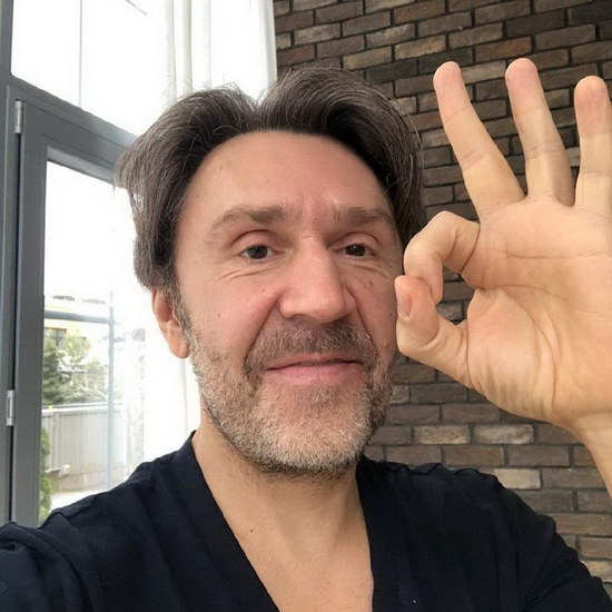 Сергей Шнуров высмеял в стихах жалобу Иосифа Пригожина на чудовищное положение артистов