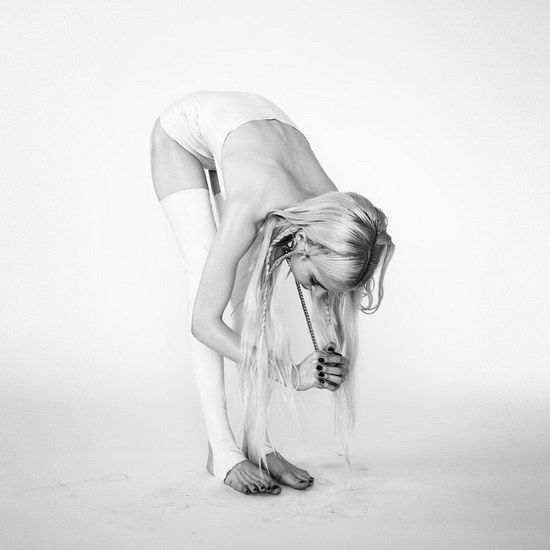 Poppy перепела «All The Things She Said» «Тату» (Видео)