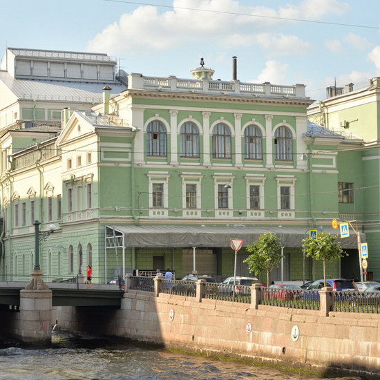 Артисты Мариинки возобновляют репетиции в театре