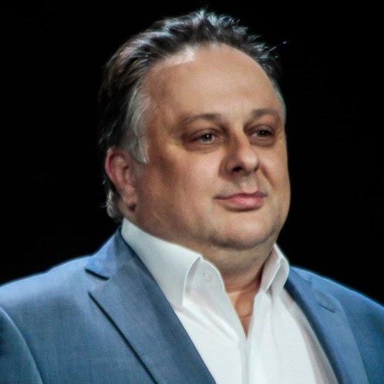 Театр Вахтангова откроется в сентябре при любых условиях