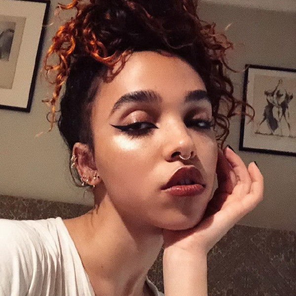 FKA Twigs запустила фонд помощи секс-работникам, пострадавшим от пандемии коронавируса