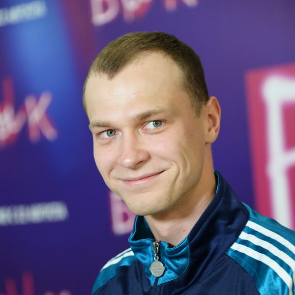 Юрий Борисов рассказал «вДудь» о любви и спрыгнул с обрыва