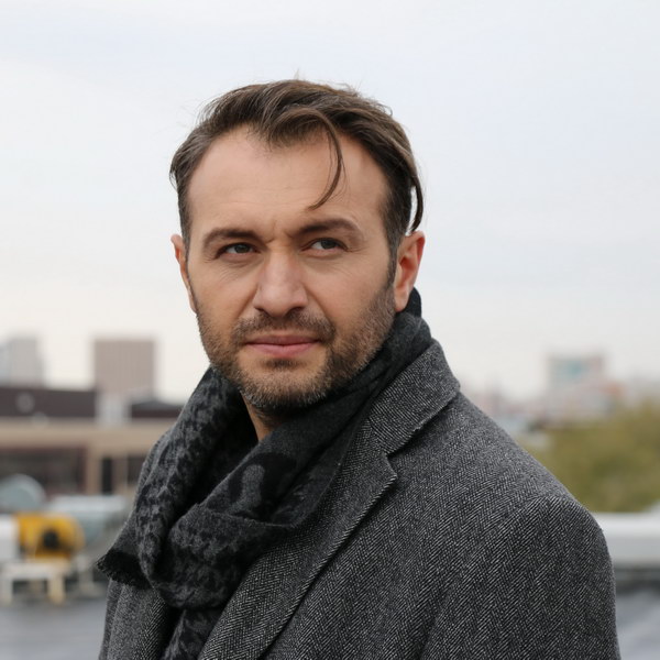 Авет Саркис снял клип на шесть песен сразу