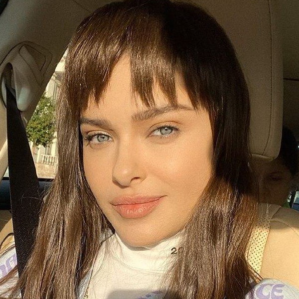 Елена Темникова завела себе неинста-кота
