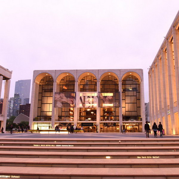 Metropolitan Opera отказался от концертного сезона