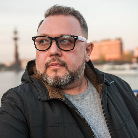 Марат Фидель написал «Рассказы» для старших классов космической школы